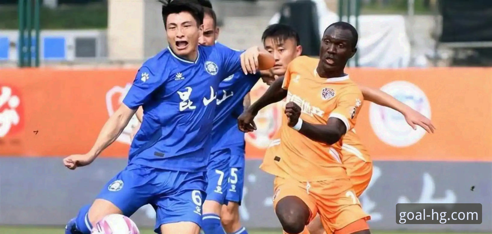 青岛海牛3-1击败上海海港：时隔13年再创佳绩详解